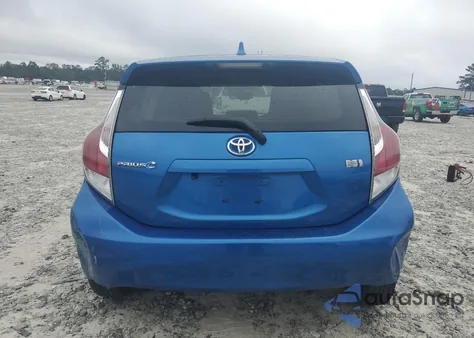 2015 Toyota Prius C z USA, uszkodzony, nr VIN JTDKDTB39F1114829